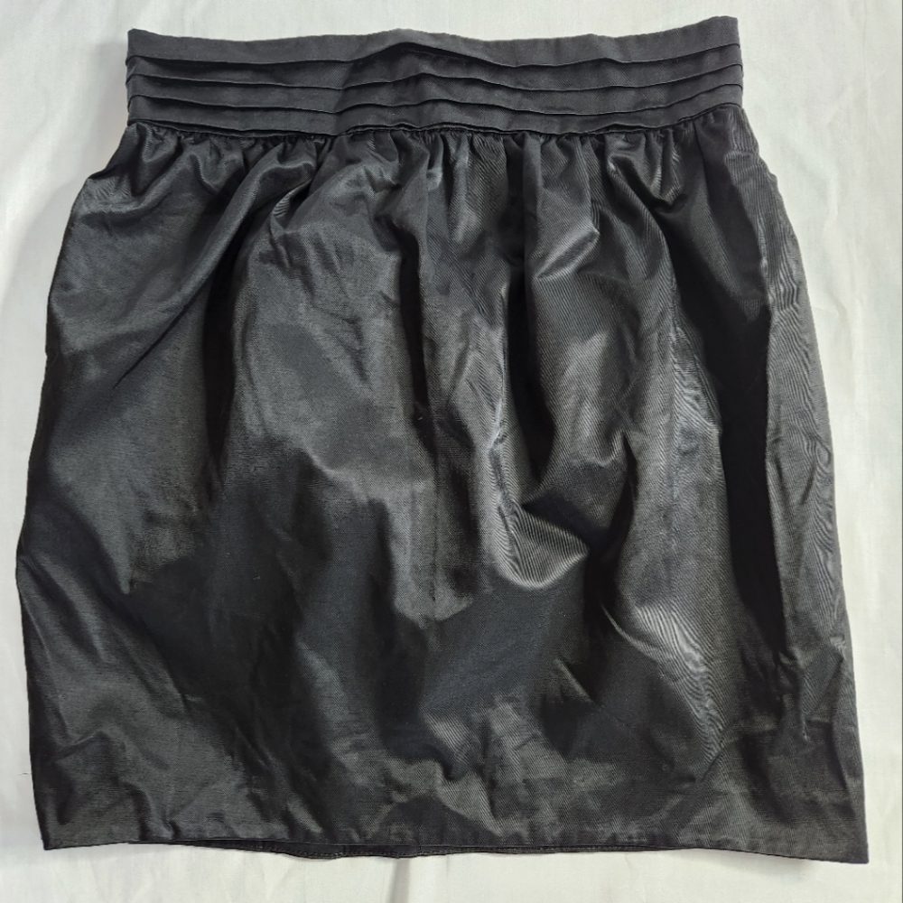 CLUB MONACO Black Skirt with Pockets Soft & Silky Button / Zip Closure Large